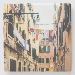 Schmale Straße in Venedig Steinuntersetzer