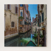 Schmale Straße mit Kanal in Venedig Puzzle (Vertikal)