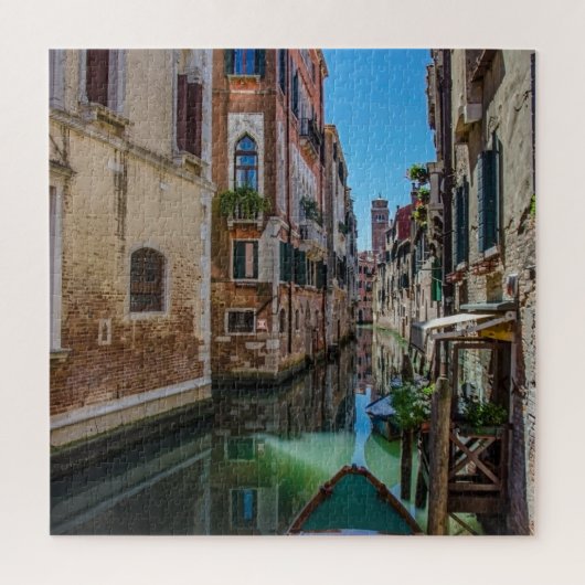 Schmale Straße mit Kanal in Venedig Puzzle (Vertikal)