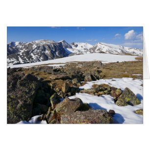 Schmelzender Schnee in den Rocky Mountains