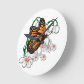 Schmetterling auf Blume Runde Wanduhr (Winkel)