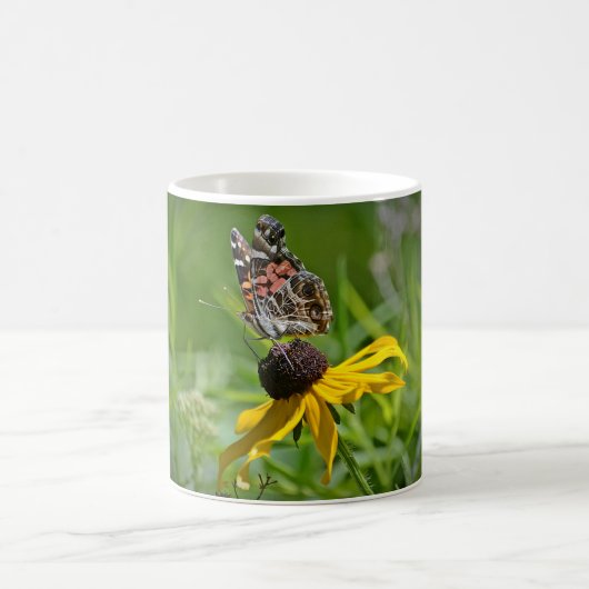 Schmetterling auf Blume Tasse (Mittel)