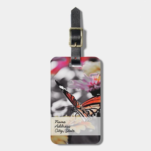 Schmetterling auf Blumen Gepäckanhänger (Vorderseite vertikal)