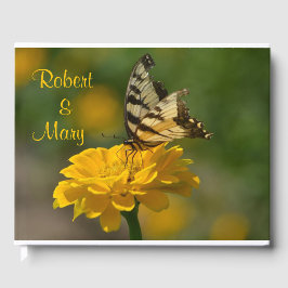 Schmetterling auf dem Gelben Zinnia Gästebuch