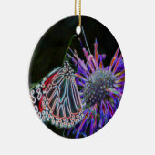 Schmetterling auf der Blume Digitale Kunst Keramikornament (Rechts)