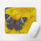 Schmetterling auf der gelben Blume Mousepad (Mit Mouse)