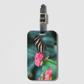 Schmetterling auf einer Blume Gepäckanhänger (Vorderseite Vertikal)