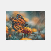 Schmetterling auf einer Ringelblume Fleecedecke (Vorderseite (Horizontal))