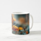 Schmetterling auf einer Ringelblume Kaffeetasse (VorderseiteRechts)