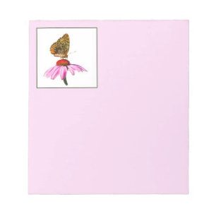 Schmetterling auf Lila Ebene Notizblock