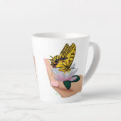 Schmetterling auf Lotus Bloom Milchtasse (Rechte Ecke)