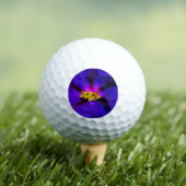 Schmetterling auf Prunkwinde Golfball (Insitu T-Shirt)