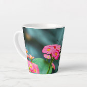 Schmetterling auf rosa Blütenfotografie Milchtasse (Linke Ecke)