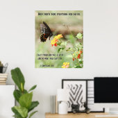 Schmetterling auf Wildblumen, w Corinthians Verse Poster (Heimbüro)