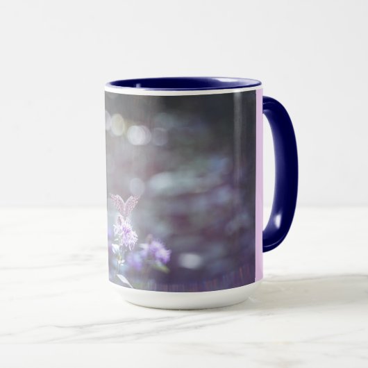 Schmetterling auf wilden Blume Tasse (VorderseiteRechts)