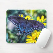 Schmetterling aus schwarzem Frack auf gelben Blume Mousepad (Mit Mouse)