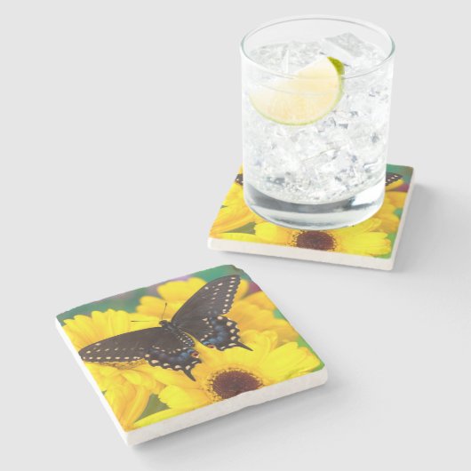 Schmetterling aus schwarzem Frack Steinuntersetzer (Seitenansicht)