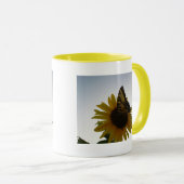 Schmetterling, der an der Dämmerung stillsteht Tasse (VorderseiteRechts)