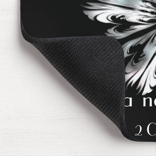 Schmetterling des silbernen Graus Mousepad (Ecke)