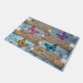 Schmetterling-Doormat, mach, was dich glücklich ma Fußmatte (Schrägansicht)