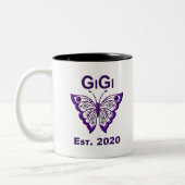 Schmetterling Gigi "Est 2020" Zweifarbige Tasse (Links)