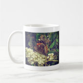 Schmetterling im Butterfly Bush Kaffeetasse (Links)