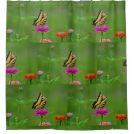 Schmetterling im Garten Duschvorhang