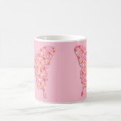 Schmetterling in Blume - rosa, orange Kaffeetasse (Mittel)