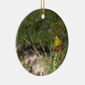 Schmetterling mit gelben Wildblumen Keramik Ornament (Rechts)