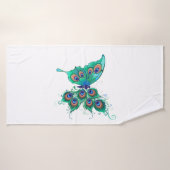 Schmetterling mit grünen Pfauenfedern Badehandtuch (Badehandtuch)