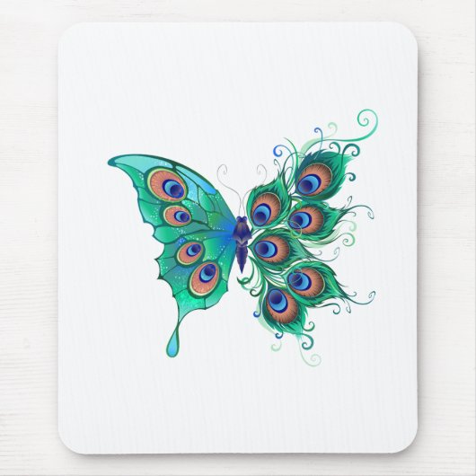Schmetterling mit grünen Pfauenfedern Mousepad (Vorne)