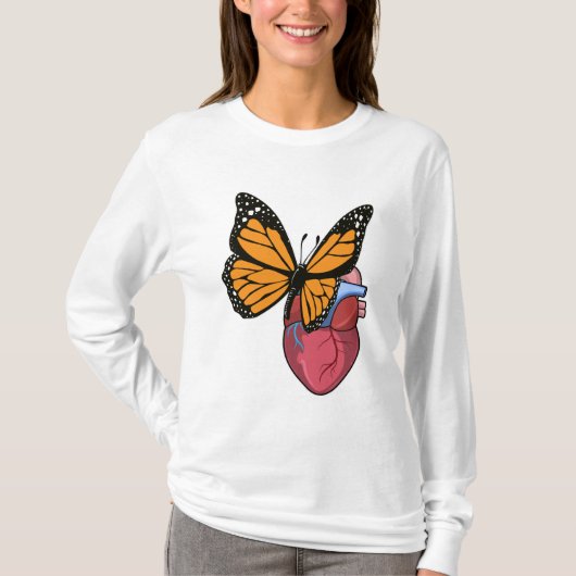 Schmetterling mit Herz T-Shirt (Vorderseite)
