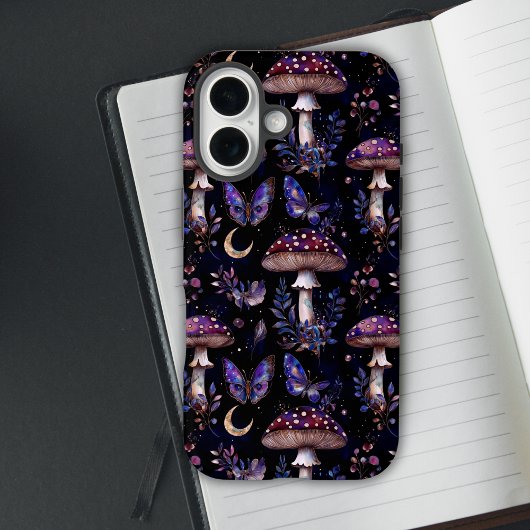 Schmetterling-Pilz-Blumen-Dunkles Hexen-Muster Case-Mate iPhone Hülle
