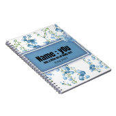 Schmetterling umgeben von blauen Sträuchern Notizblock (Rechte Seite)