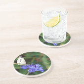 Schmetterling und blaue Blume Getränkeuntersetzer (Seite)
