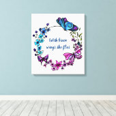 Schmetterling und Blume Kleider und Zitat Leinwanddruck (Insitu (Holzboden))