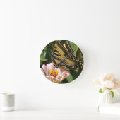 Schmetterling und Blume Runde Wanduhr (Zuhause)