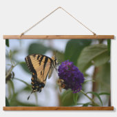 Schmetterling und Hummel Fotografisch Wandteppich Mit Holzrahmen (Vorderseite)