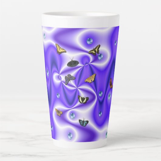 Schmetterling und Perlen auf lila Seide Milchtasse (Vorderseite)