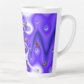 Schmetterling und Perlen auf lila Seide Milchtasse (Rechts)