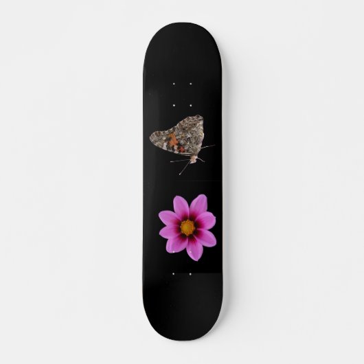 Schmetterling und rosa Blume Skateboard (Vorne)