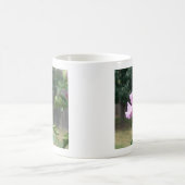Schmetterling und Rose Sharons Kaffeetasse (Mittel)