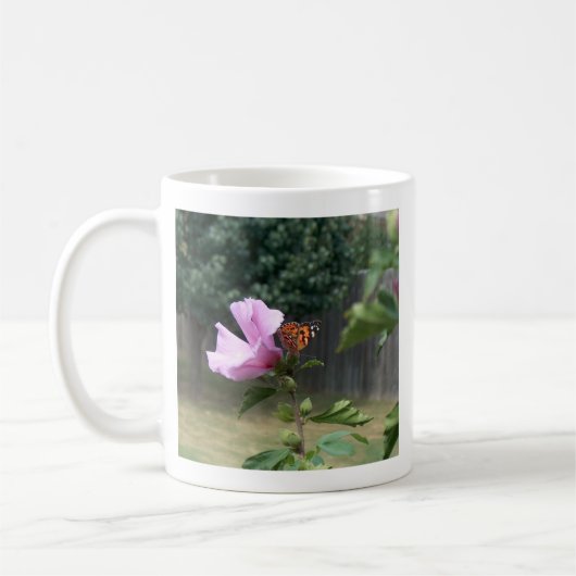 Schmetterling und Rose Sharons Kaffeetasse (Links)