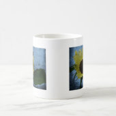 Schmetterling und Sonnenblume Kaffeetasse (Mittel)