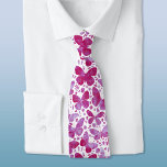 Schmetterlinge Aquarellpinsel Krawatte<br><div class="desc">Magenta rosa und weiße Aquarellmalt Schmetterlingsmalerei. Eine koordinierende Krawatte,  um Ihren Feiern gerecht zu werden.</div>
