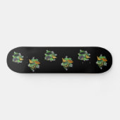 Schmetterlinge auf Blätter Skateboard (Horizontal)