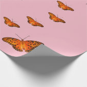 Schmetterlinge auf irgendeiner Farbe Geschenkpapier (Ecke)