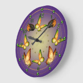 Schmetterlinge auf Lila Große Wanduhr (Winkel)