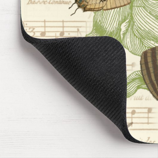 Schmetterlinge auf Noten mit Blumendesign Mousepad (Ecke)