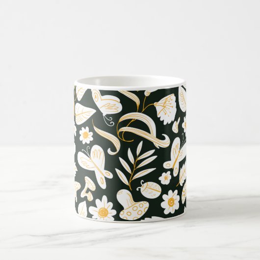 Schmetterlinge & Blume: Doodle Summer Pattern. Kaffeetasse (Mittel)